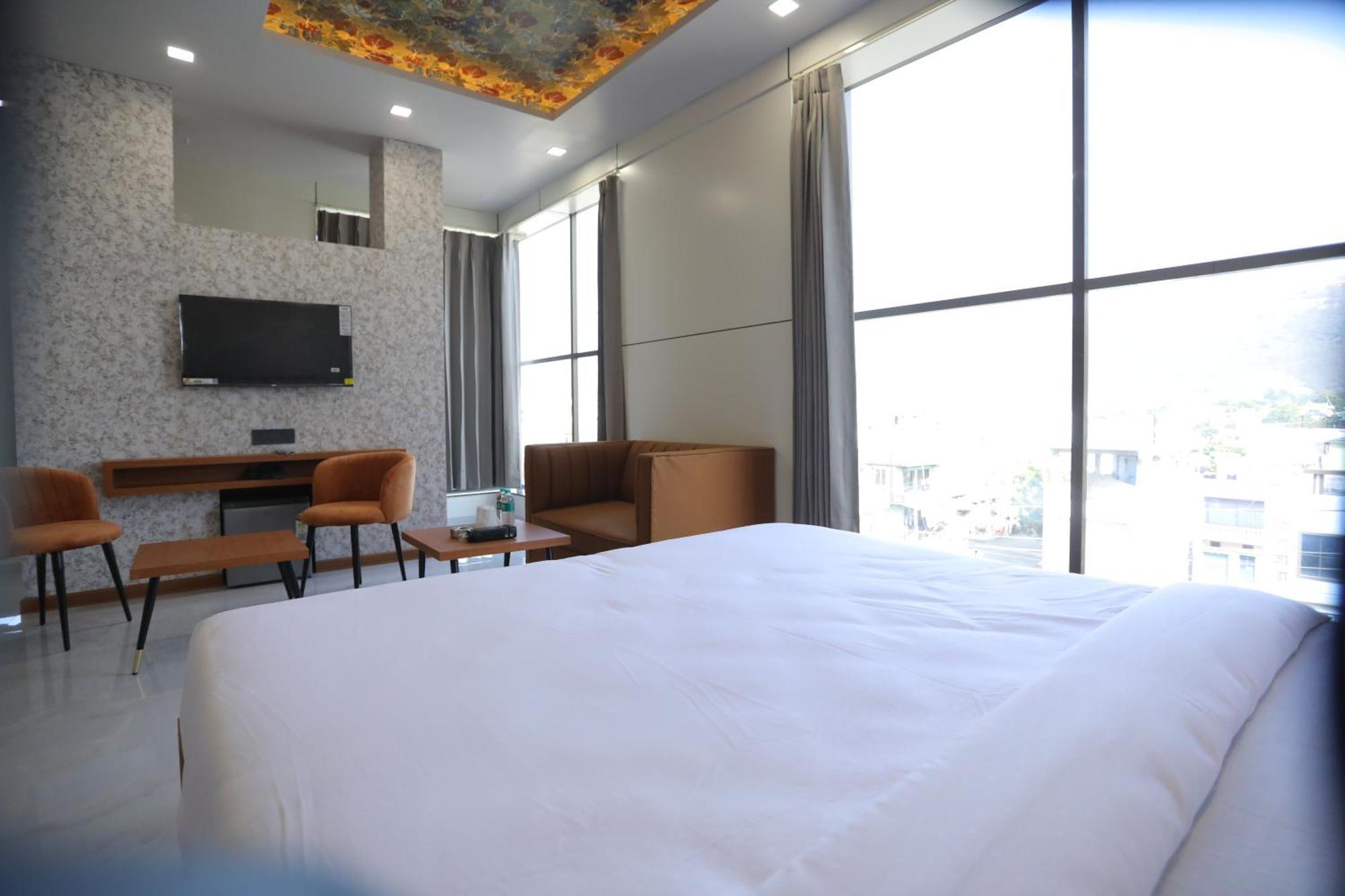 Hotel Pride Of Chittor Chittorgarh Bagian luar foto